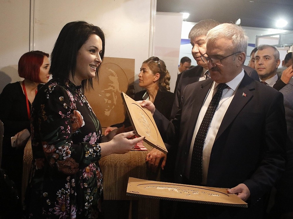 İş arayanlarla iş verenler İstihdam Fuarı'nda buluştu