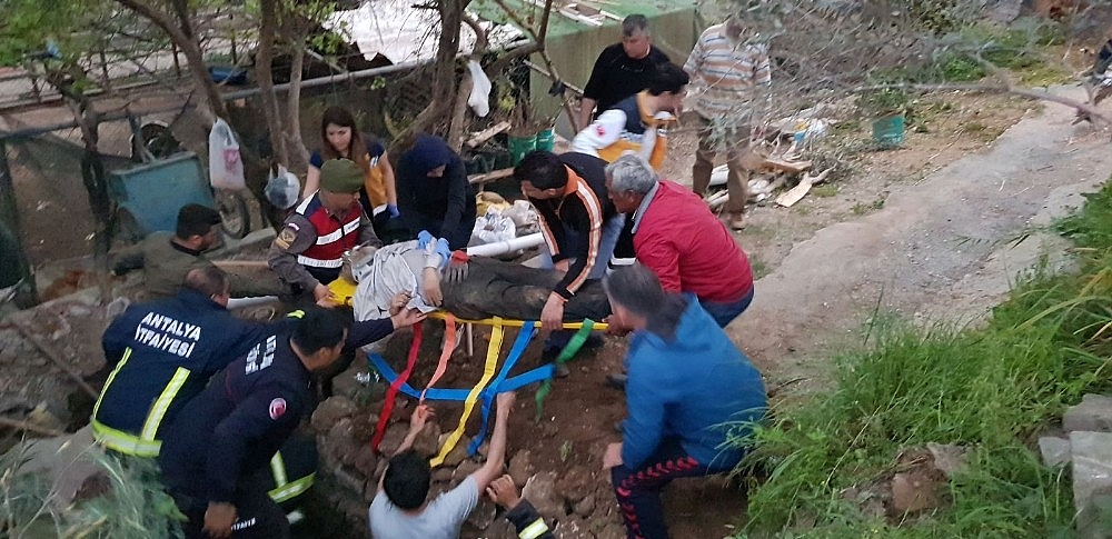 Manavgat'ta göçük: 1 ölü, 1 yaralı! (Videolu)
