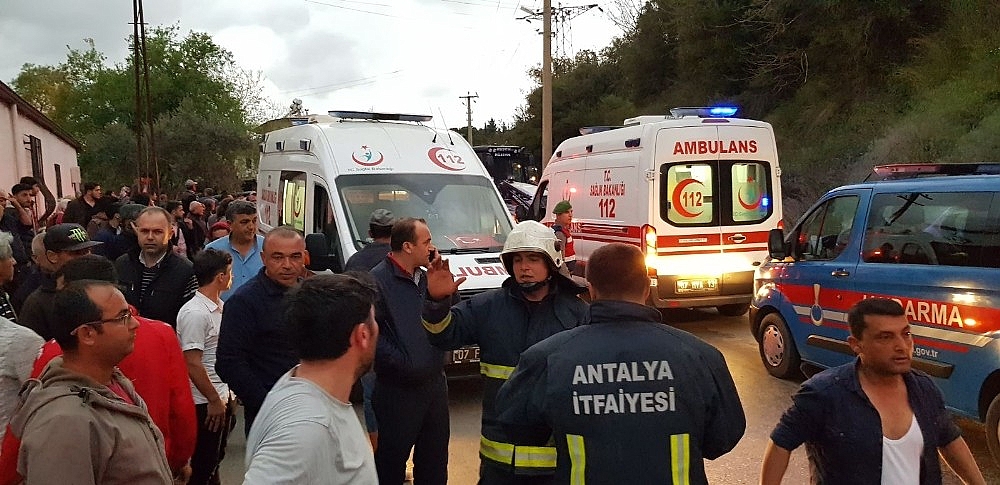 Manavgat'ta göçük: 1 ölü, 1 yaralı! (Videolu)