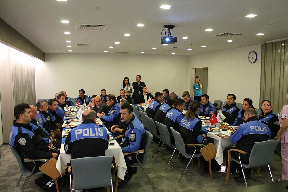 Toplum Destekli Polislerine kahvaltı