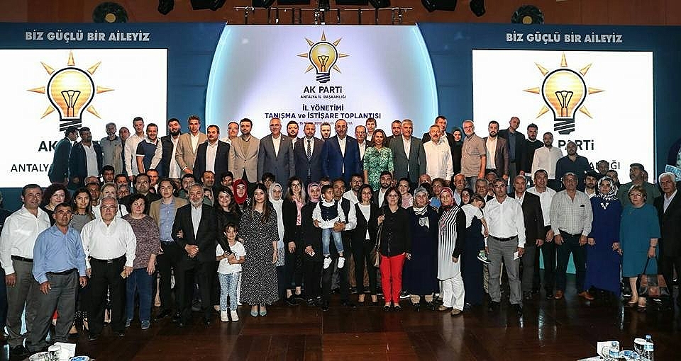 AK Parti Antalya İl Yönetimi 2019 yolunda eğitim kampına girdi