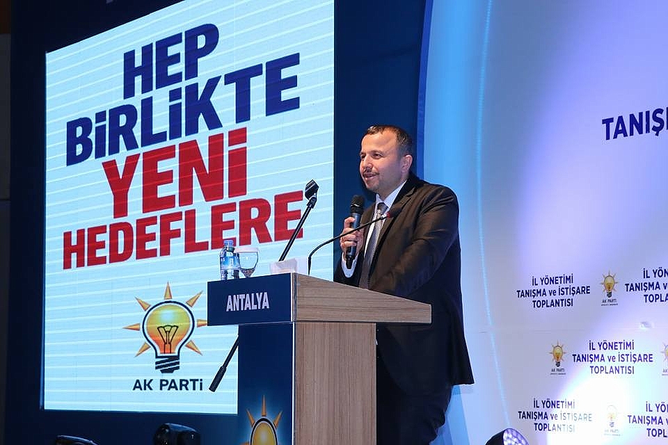 AK Parti Antalya İl Yönetimi 2019 yolunda eğitim kampına girdi