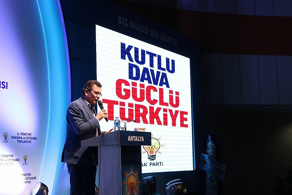AK Parti Antalya İl Yönetimi 2019 yolunda eğitim kampına girdi
