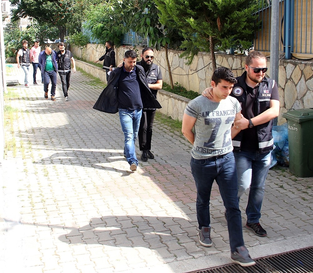 Alanya'da gözaltına alınan suç örgütü şüphelileri adliyede!