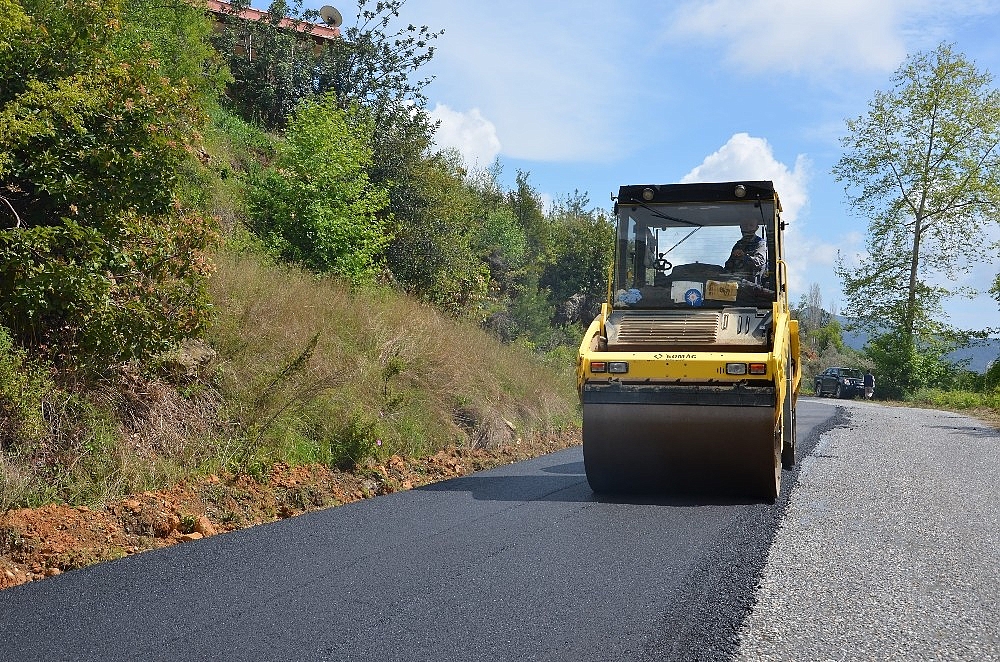 Alanya'da sıcak asfalt çalışmaları