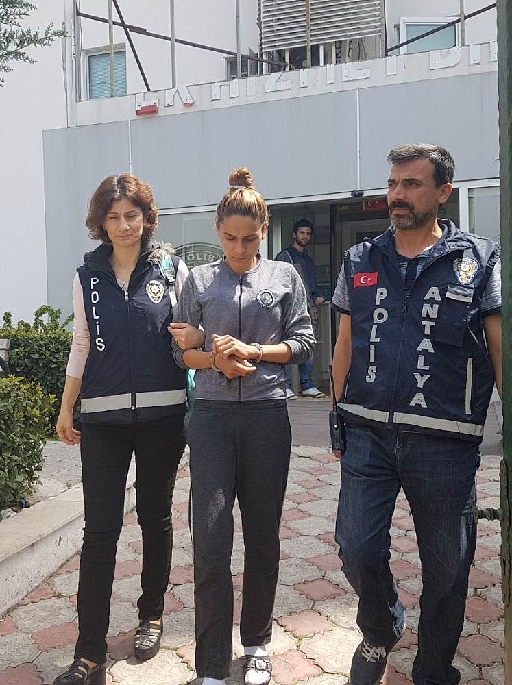 Antalya'da 3 aylık bebekle hırsızlık!