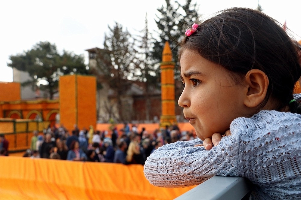 Antalya'da 50 ton narenciyenin kullanıldığı Portakal Çiçeği Festivali başladı