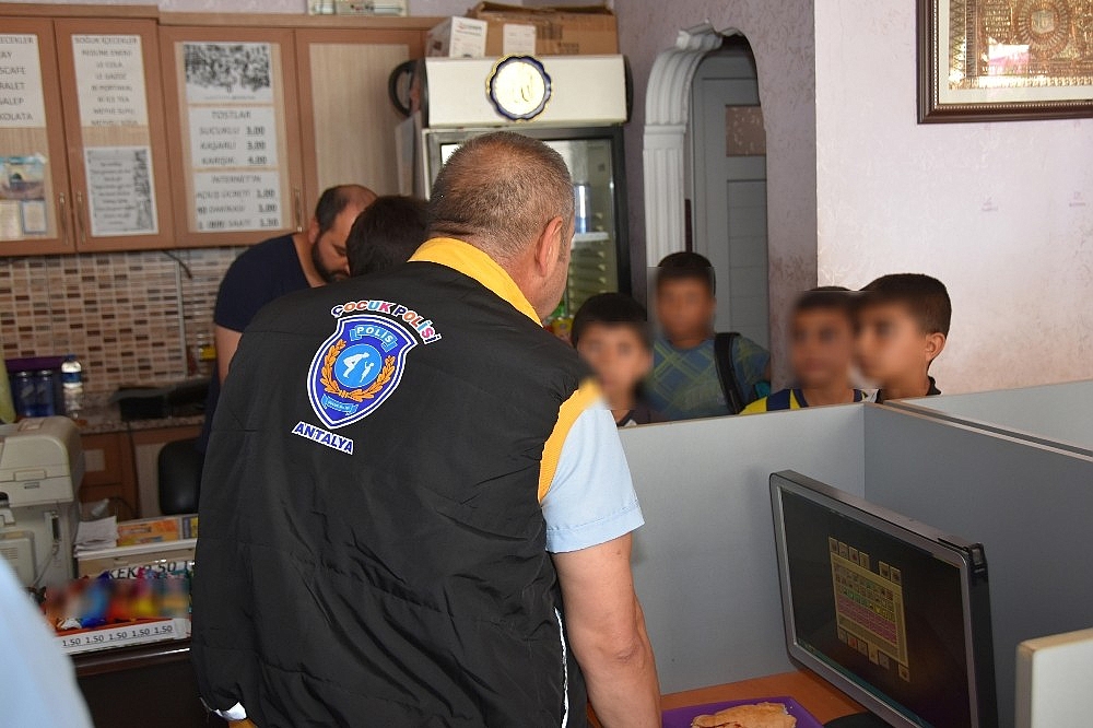 Antalya'da çocuk ve gençlerin korunmasına yönelik denetim