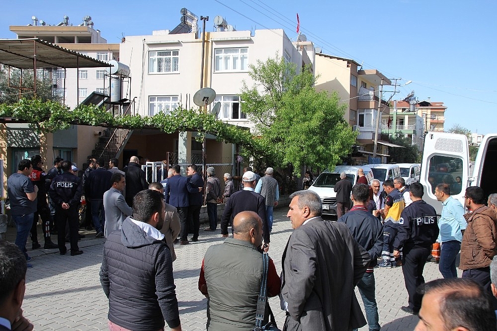 Antalya'da yaşlı çift evlerinde ölü bulundu!
