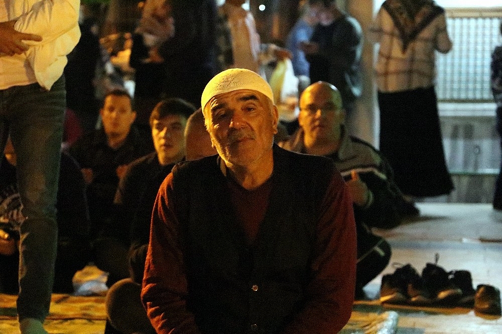 Antalyalılar Miraç Kandilinde camilere akın etti