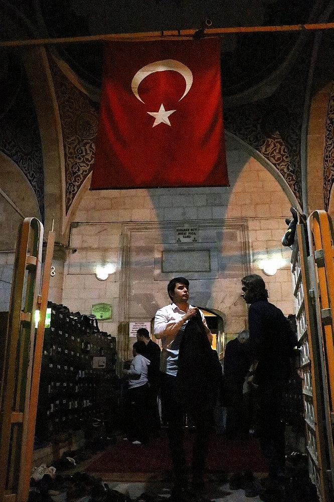 Antalyalılar Miraç Kandilinde camilere akın etti