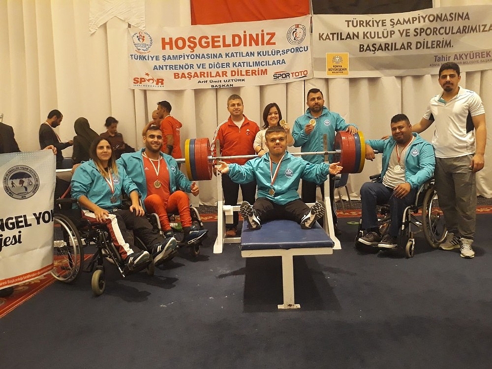 ASAT sporcuları madalyaları topladı