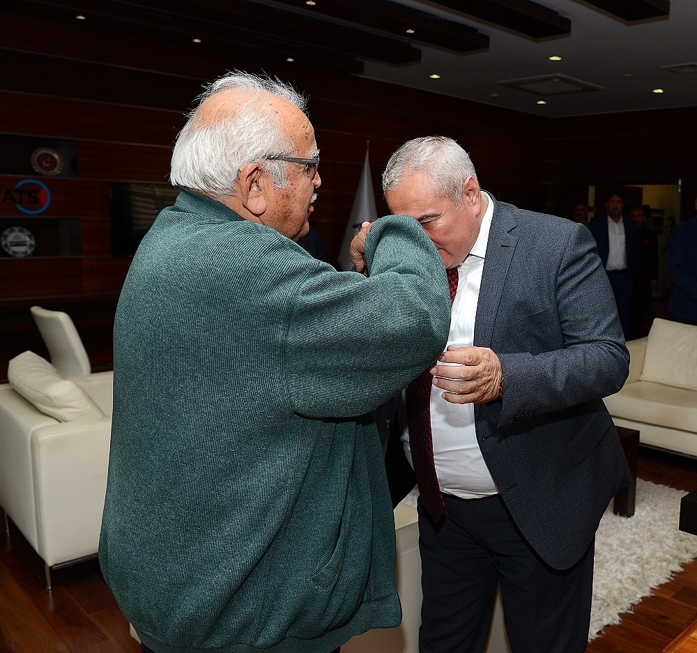 Başkan Çetin'i ilk babası kutladı