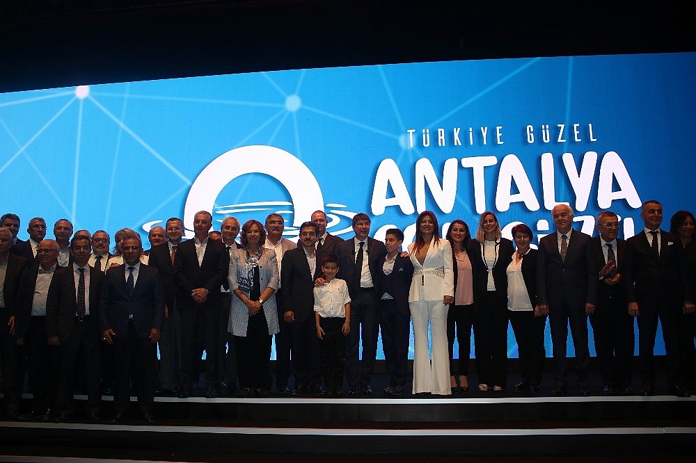Başkan Türel, hizmette 10 yılını anlattı