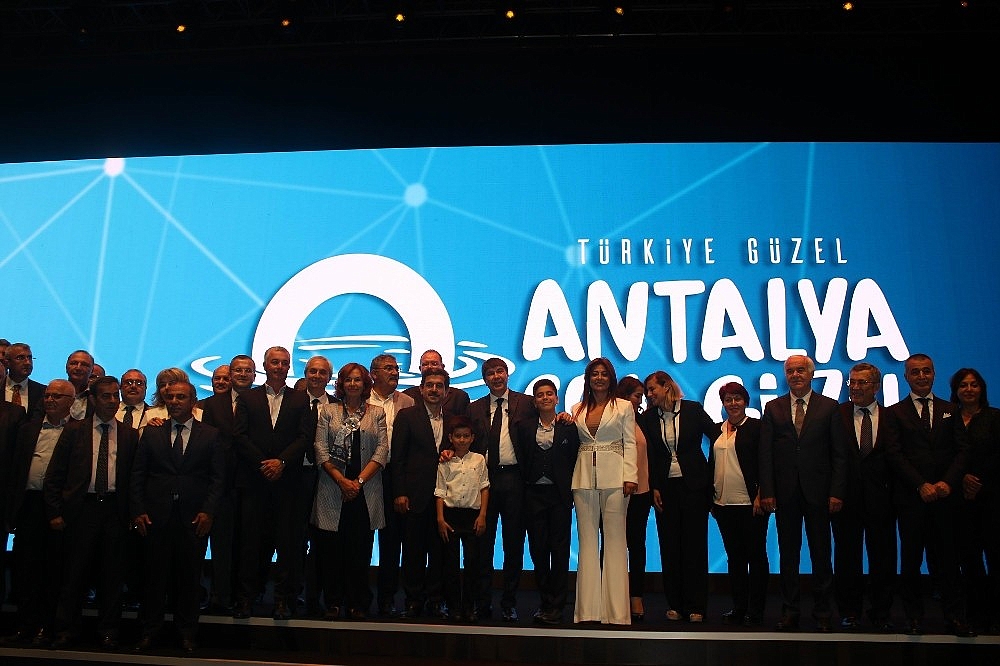 Başkan Türel, hizmette 10 yılını anlattı
