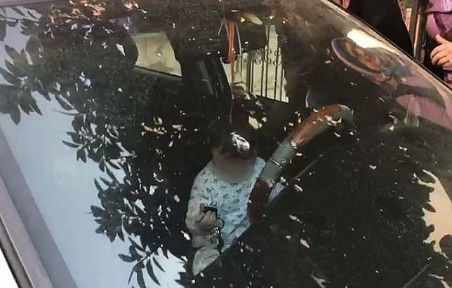 Böyle otomobil aşkı görülmedi!