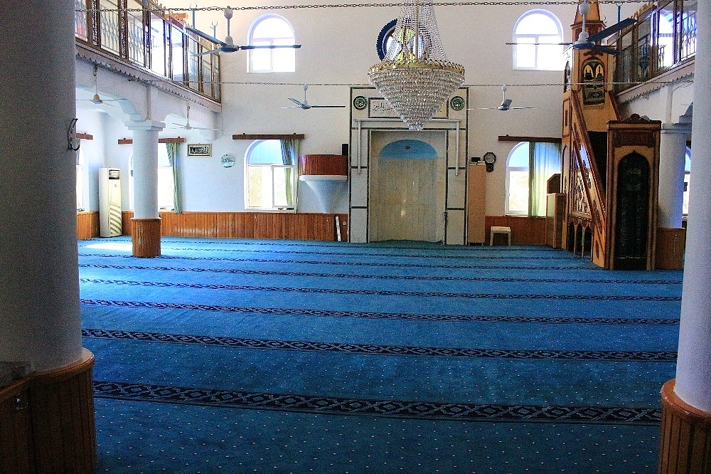Büyükşehir Belediyesi cami halılarını yeniliyor