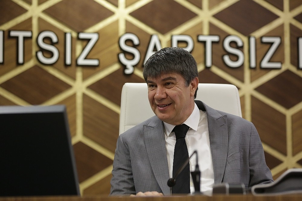 Büyükşehir Meclisinde Konyaaltı Sahili'nin ihalesi tartışıldı!