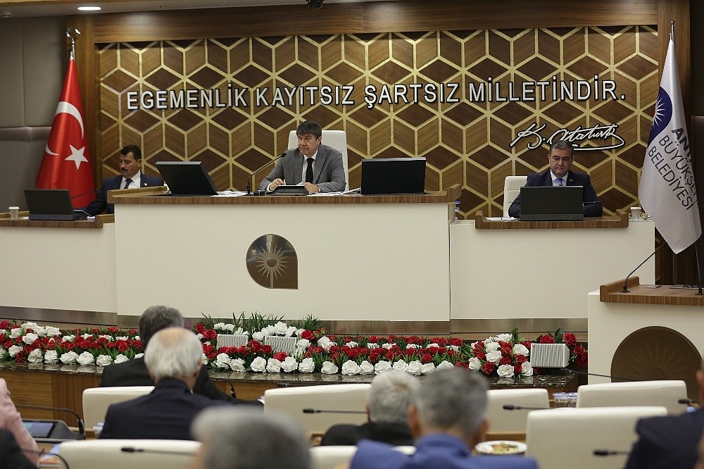 Büyükşehir Meclisinde Konyaaltı Sahili'nin ihalesi tartışıldı!