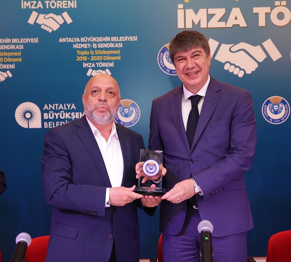Büyükşehir'de işçiyi sevindiren sözleşme