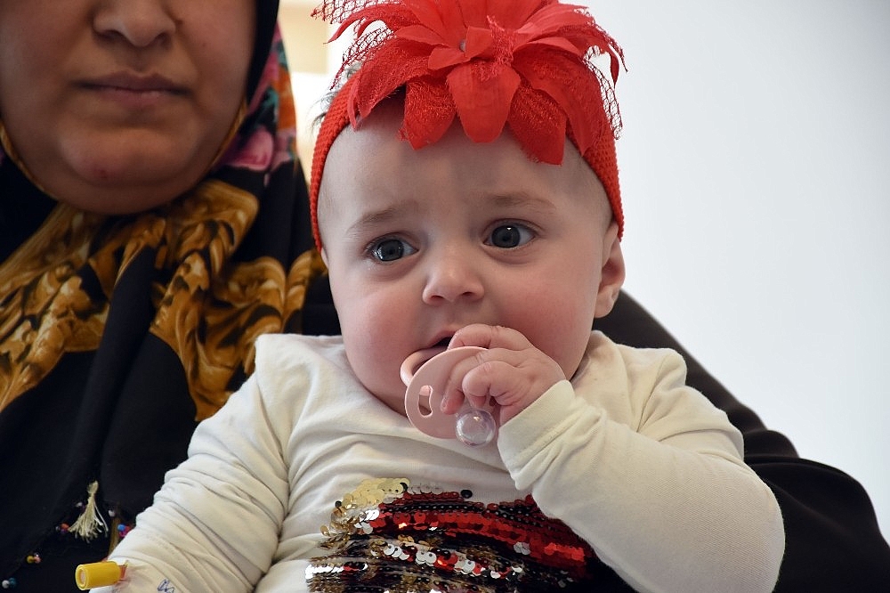 Dünyada sadece 10 kişide bulunan hastalığa kapılan minik bebek şifayı Alanya'da buldu! (Videolu)