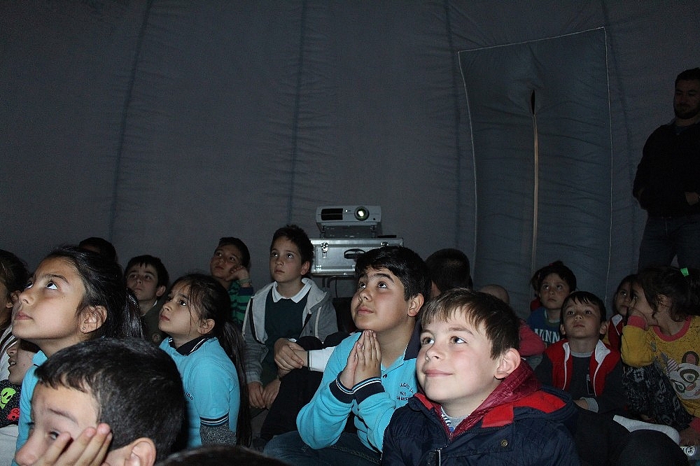 Finikeli çocuklar 'Gezegen Evi'ni çok sevdi