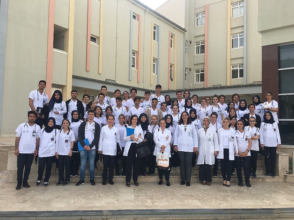 Hemşire adaylarının ilk hastane deneyimi