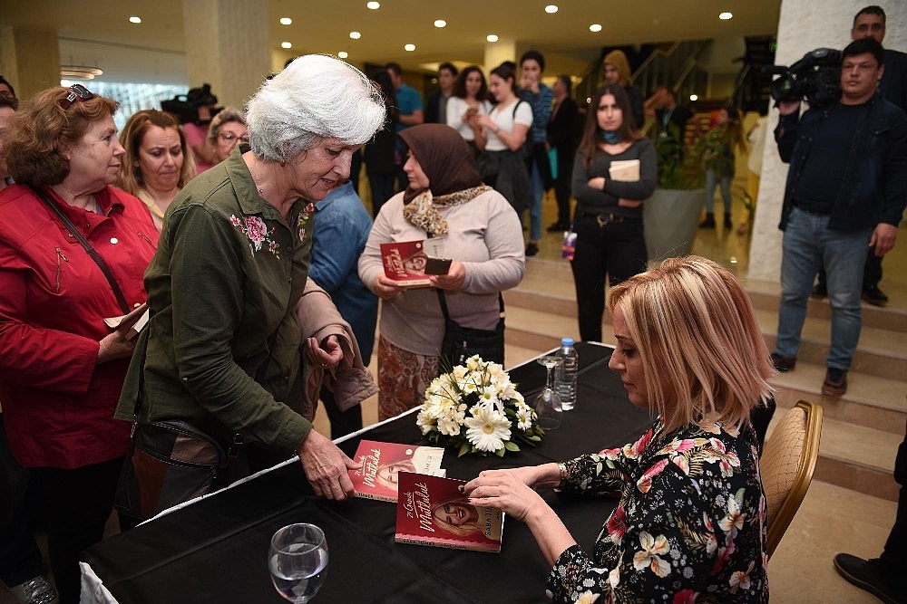 Kepez Kitap Fuarı hafta sonu 90 yazarı ağırlayacak