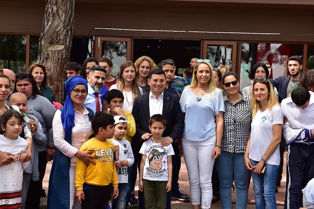 Kepez'de engeller aşılıyor