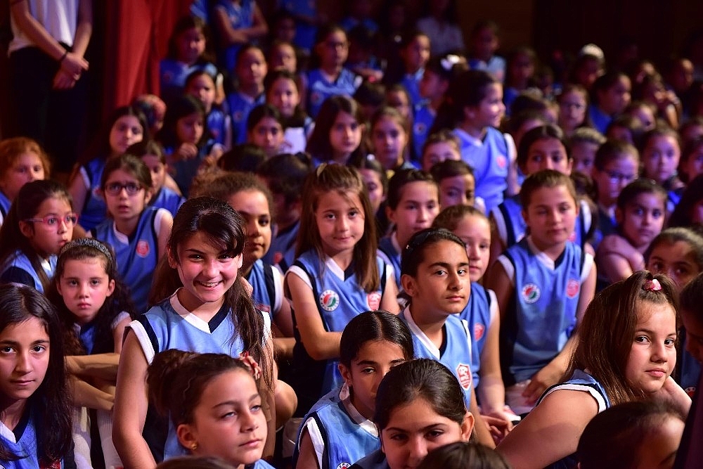 Kepez'in minik sultanlarına forma