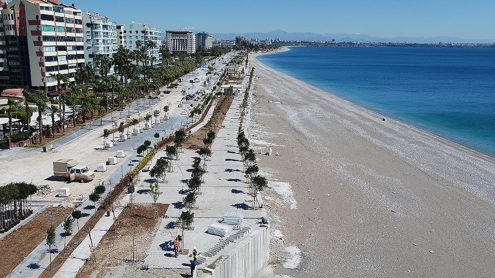 Konyaaltı Sahil Projesi'nde ilk etap tamamlanıyor