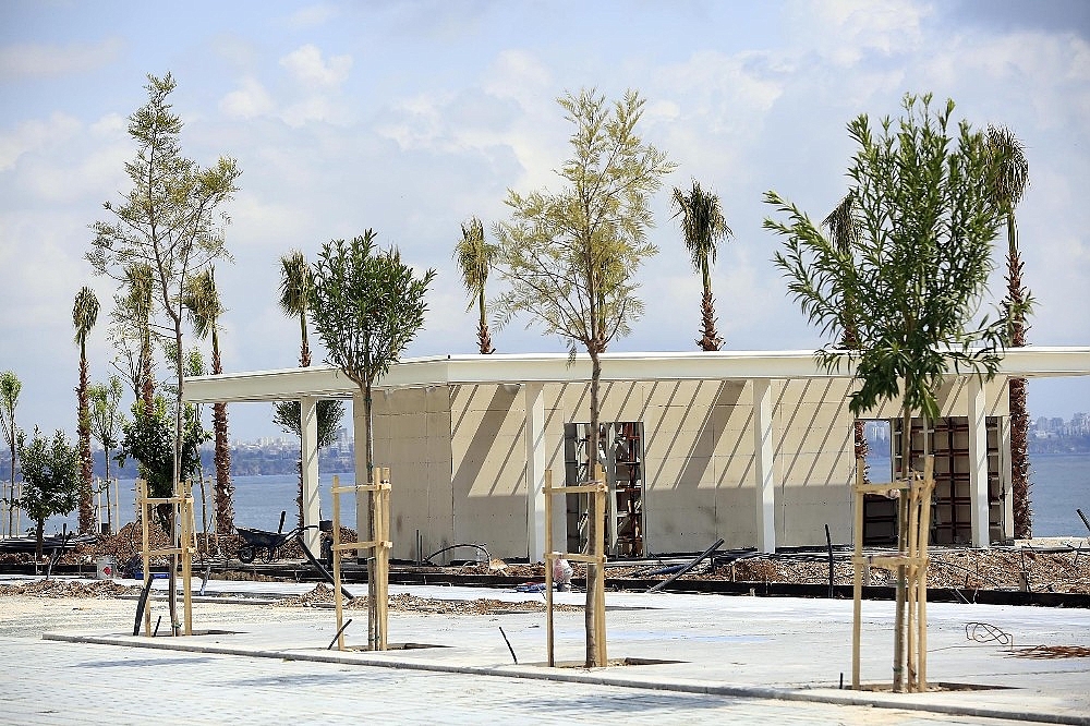 Konyaaltı Sahil Projesi'nde ilk etap tamamlanıyor