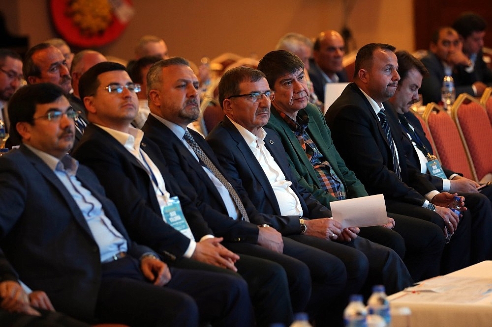 Menderes Türel: "Nefsimizi paspas etmeliyiz"