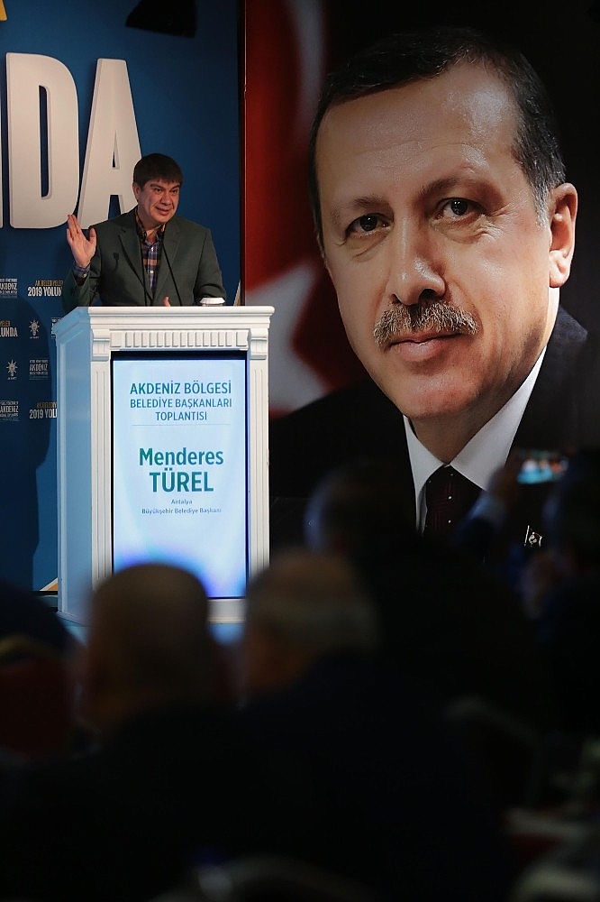 Menderes Türel: "Nefsimizi paspas etmeliyiz"