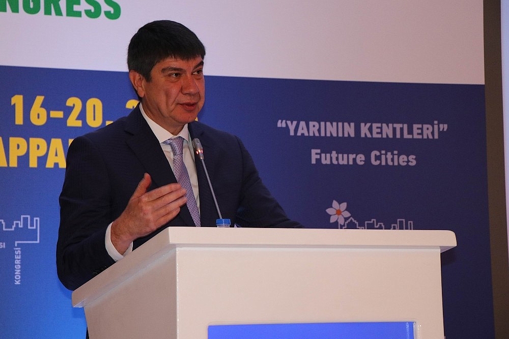 Menderes Türel: "Sağlıklı bir çevre, sağlıklı bir şehir olması kaçınılmaz bir gerekliliktir"