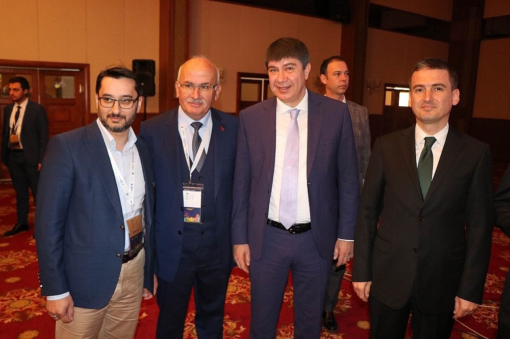 Menderes Türel: "Sağlıklı bir çevre, sağlıklı bir şehir olması kaçınılmaz bir gerekliliktir"