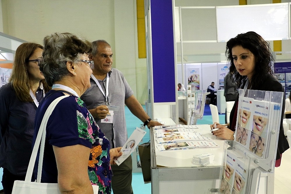 Turistler estetik için Türkiye'yi tercih ediyor