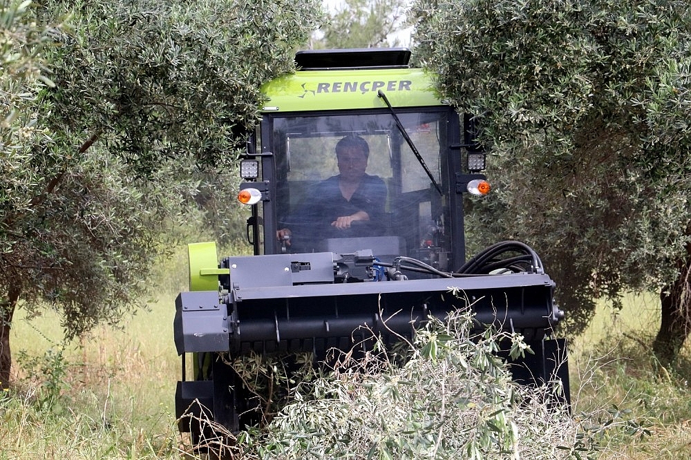 Türkiye'nin ilk yerli 'Kendiyürür' tarım makinesi