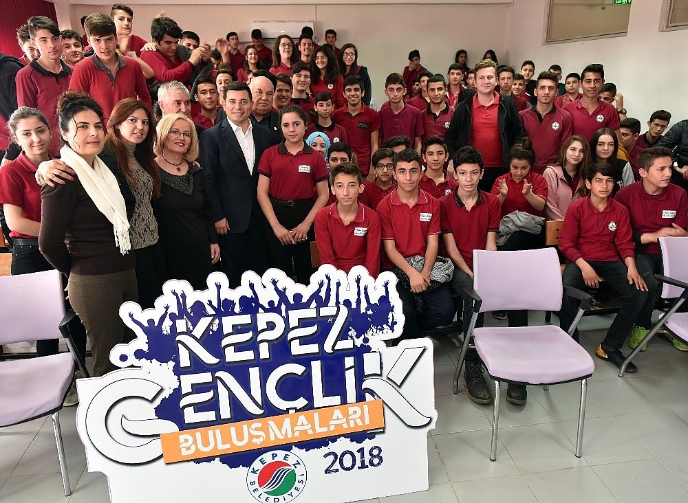 Tütüncü, Gençlerle buluştu