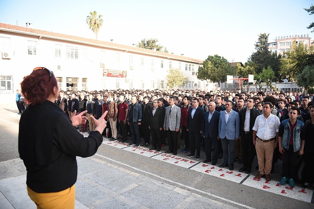 Tütüncü lise yıllarını yaşadı