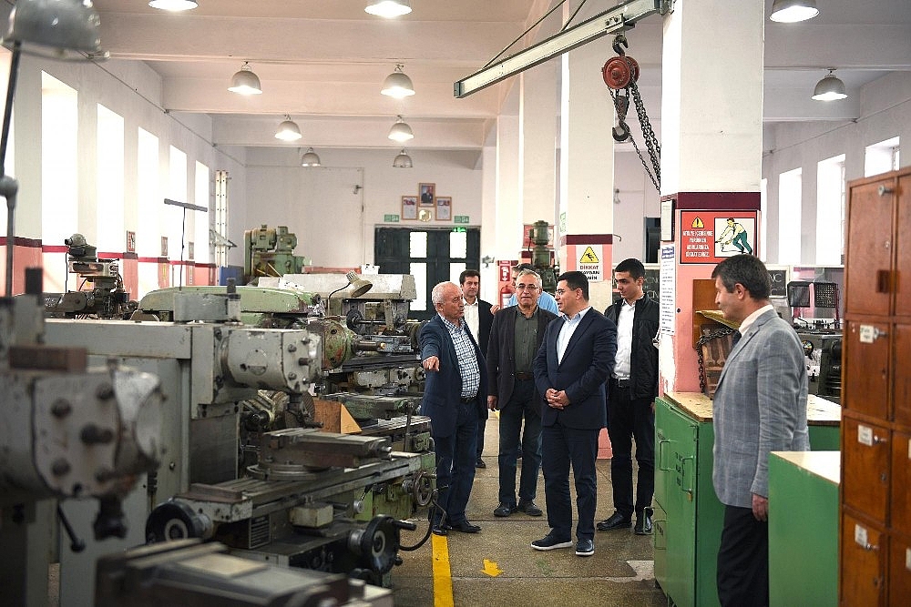 Tütüncü lise yıllarını yaşadı