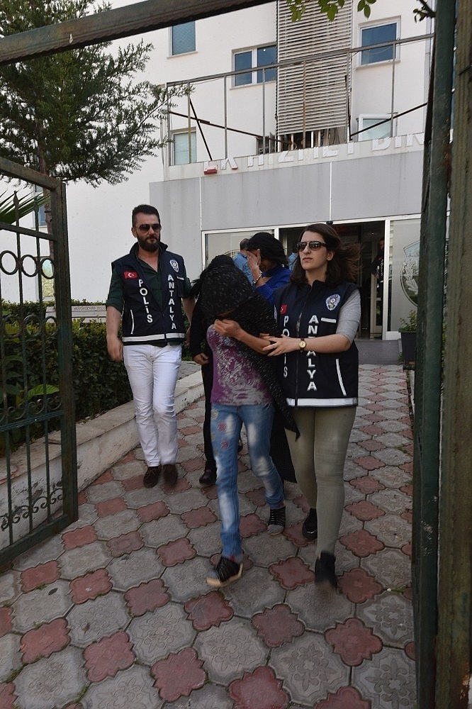 Ziynet eşya hırsızları adliyeye sevk edildi!