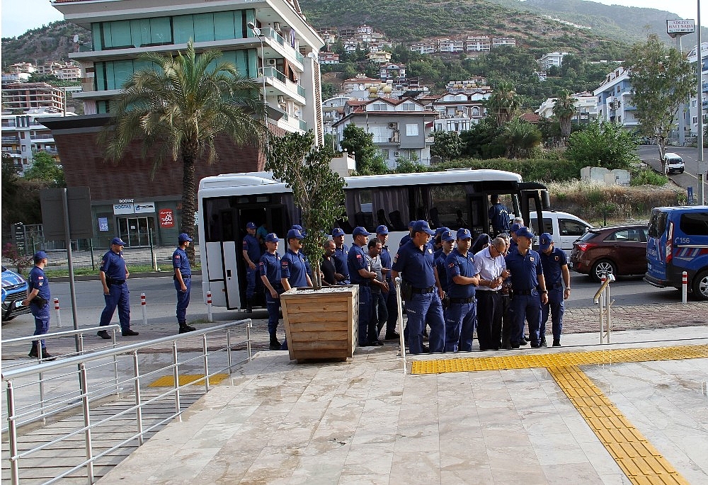 Alanya'da gayrimenkul dolandırıcılığına 12 tutuklama!
