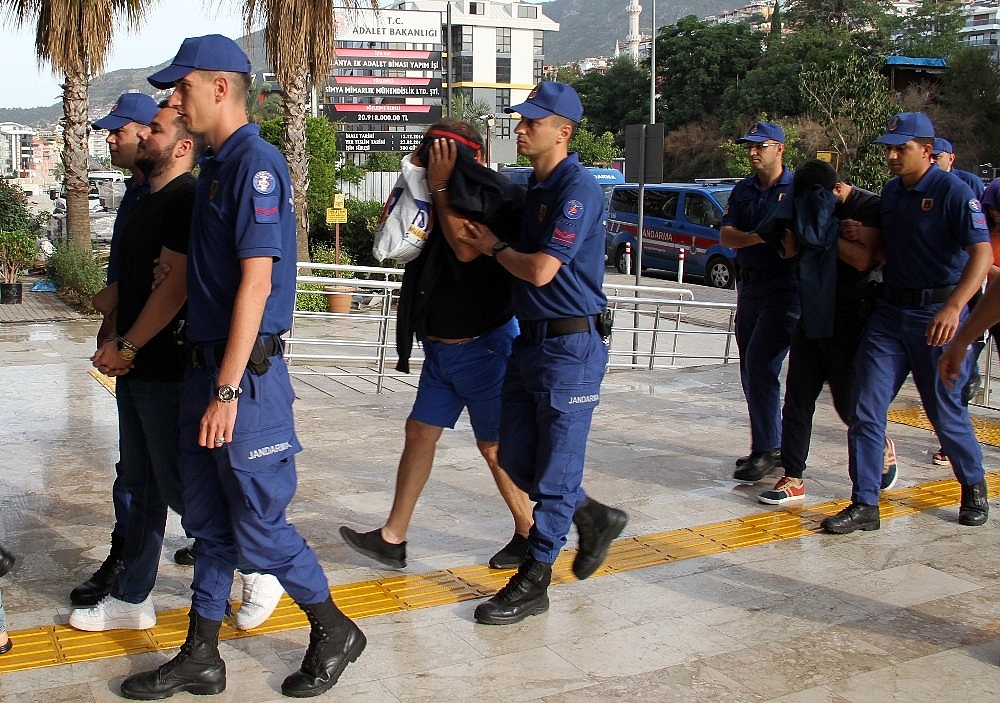 Alanya'da gayrimenkul dolandırıcılığına 12 tutuklama!
