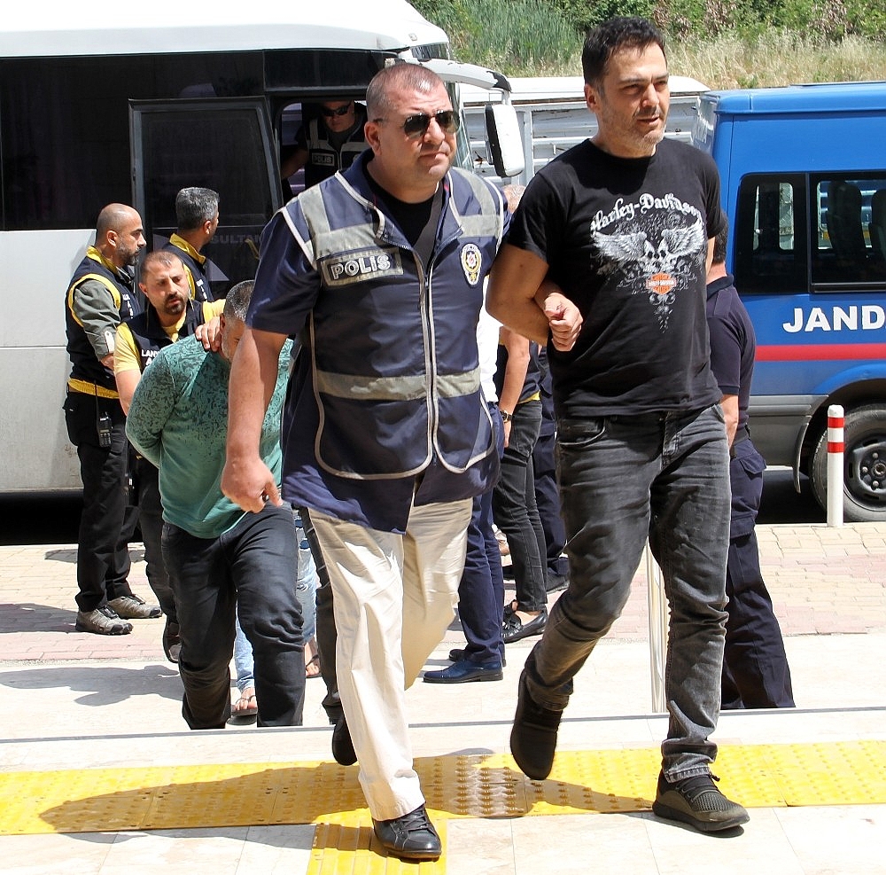 Alanya'daki fuhuş operasyonunda gözaltına alınan 14 şüpheli adliyede!