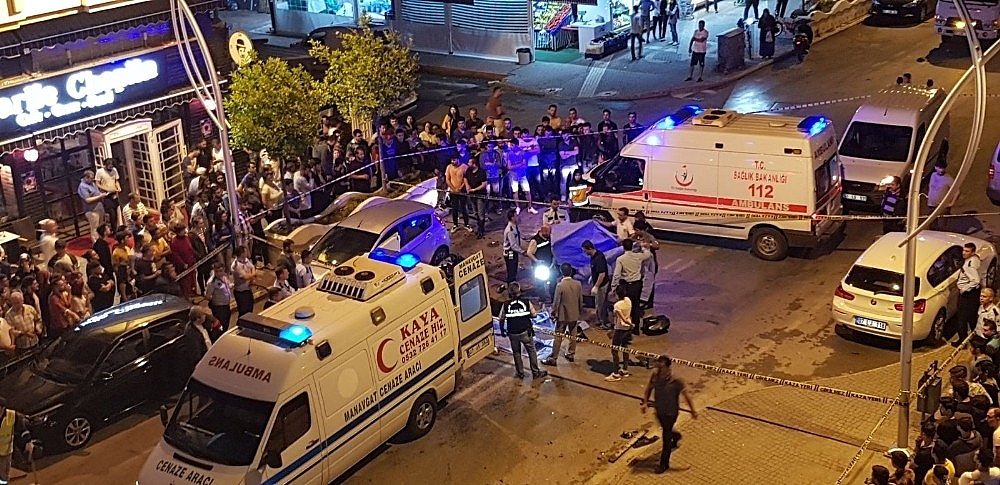 Antalya'da feci kaza: 1 ölü, 2 yaralı! (Videolu)