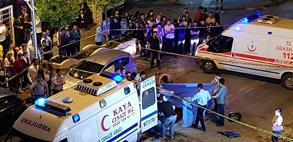 Antalya'da feci kaza: 1 ölü, 2 yaralı! (Videolu)