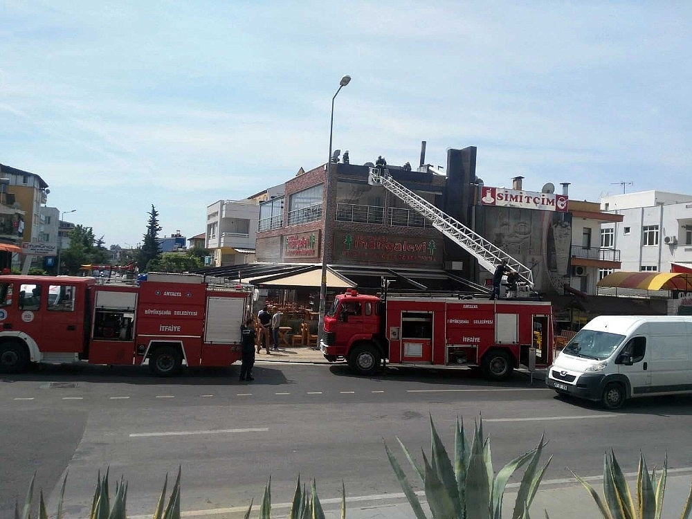 Antalya'da restoranda yangın!