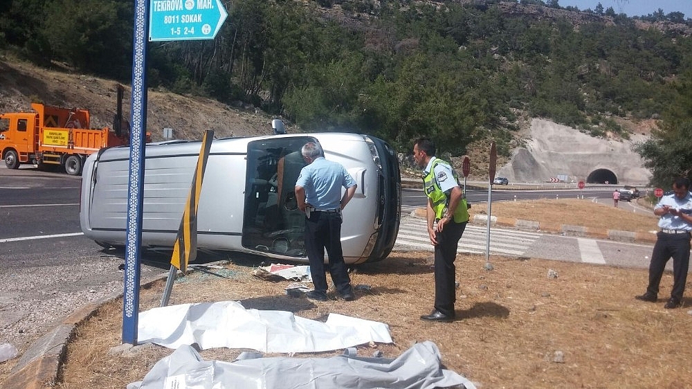 Antalya'da trafik kazası: 4 ölü, 2 yaralı!