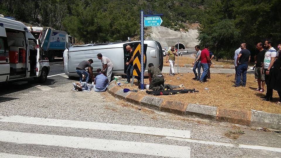 Antalya'da trafik kazası: 4 ölü, 2 yaralı!